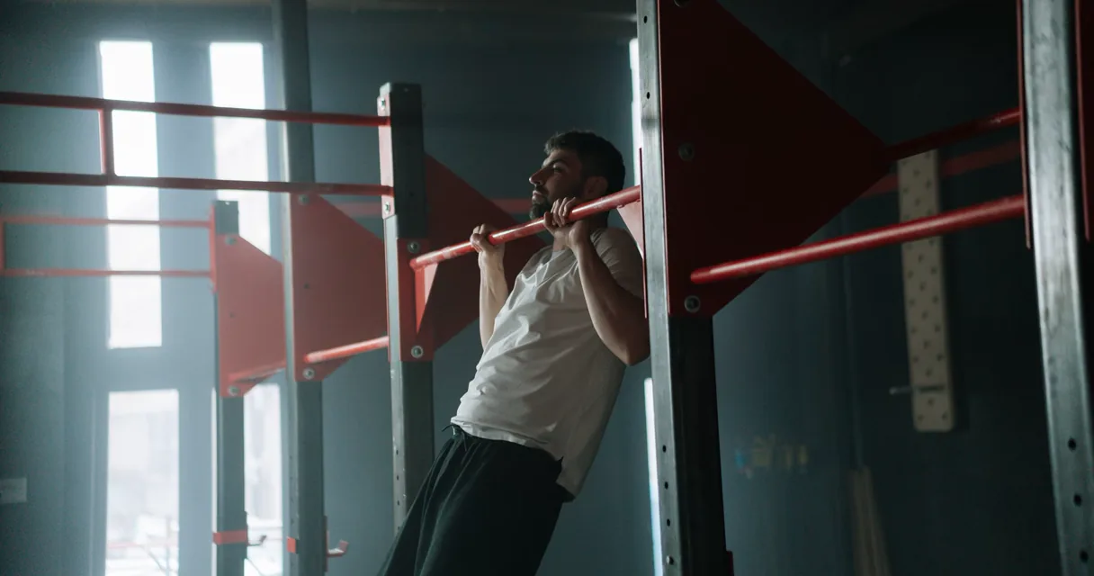 Pull Ups vs Chin Ups: Which Builds More Back and Biceps?